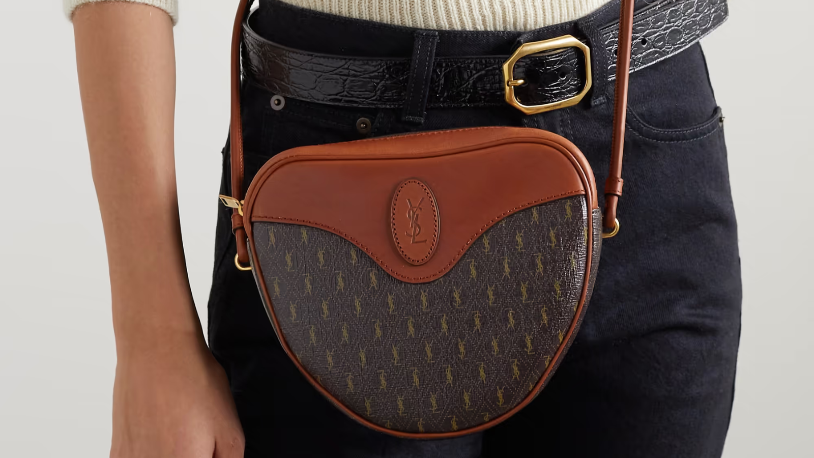 15 mẫu túi đeo chéo có thiết kế đẹp nhất theo các chuyên gia (Phần 2) Hinh anh 1: 15 mau tui deo cheo co thiet ke dep nhat theo cac chuyen gia (Phan 2)