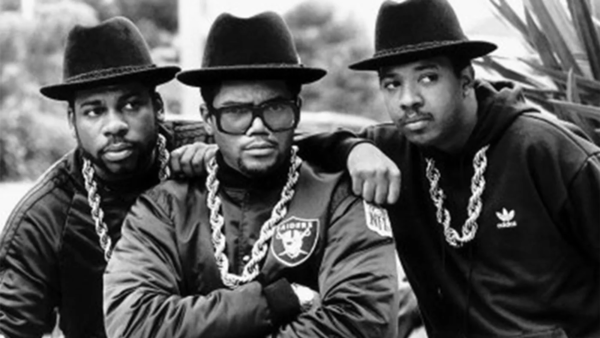 Ai là Rapper sở hữu đôi sneaker đỉnh nhất mọi thời đại? (Phần 1) Hinh anh 7: Ai la Rapper so huu doi sneaker dinh nhat moi thoi dai? (Phan 1)