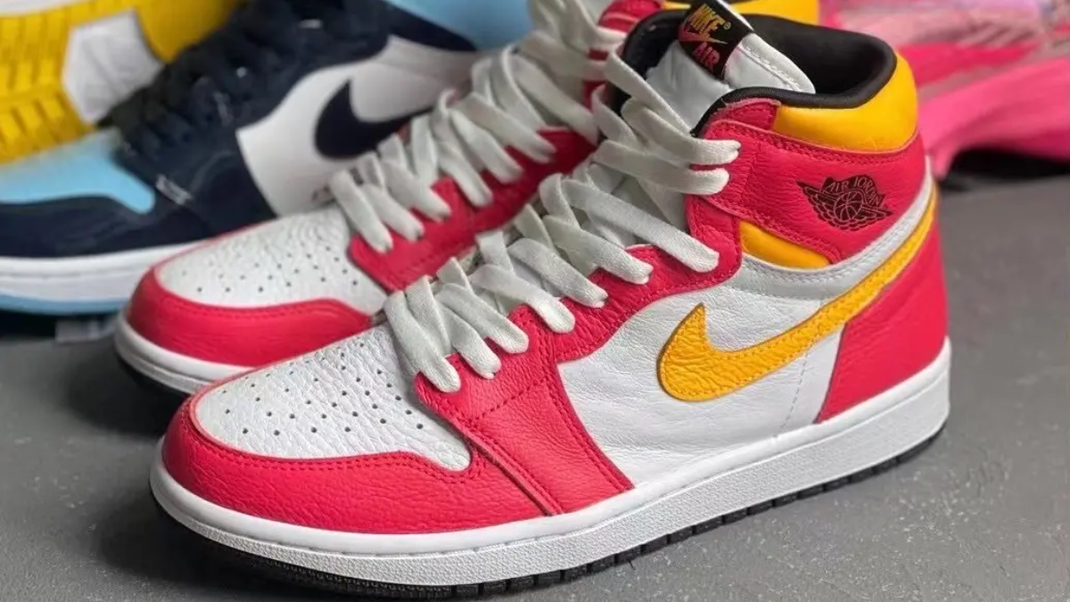 Mách bạn cách nhận biết Air Jordan 1 Light Fusion Red thật và giả Hinh anh 2: Mach ban cach nhan biet Air Jordan 1 Light Fusion Red that va gia