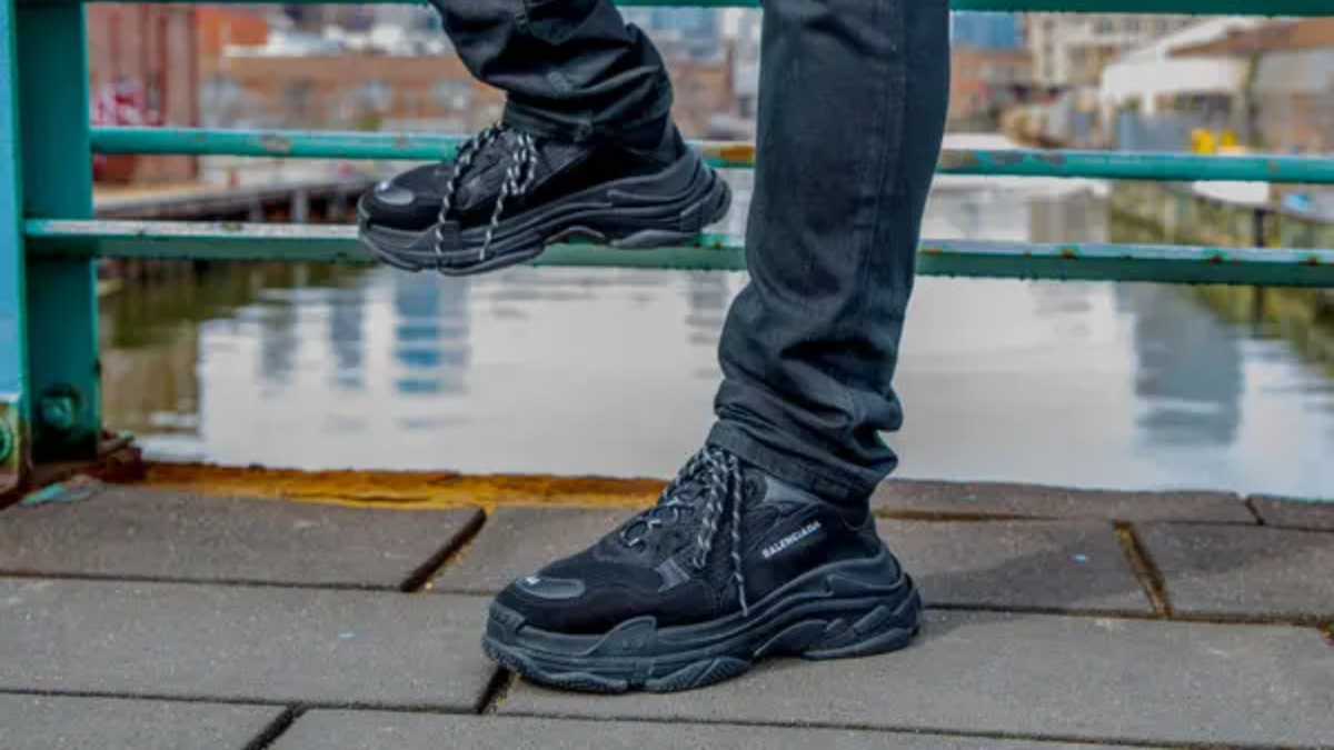 Loạt siêu phẩm giày Balenciaga đến từ nước nào, sản xuất ở đâu ? Hinh anh 5: Loat sieu pham giay Balenciaga den tu nuoc nao, san xuat o dau ?
