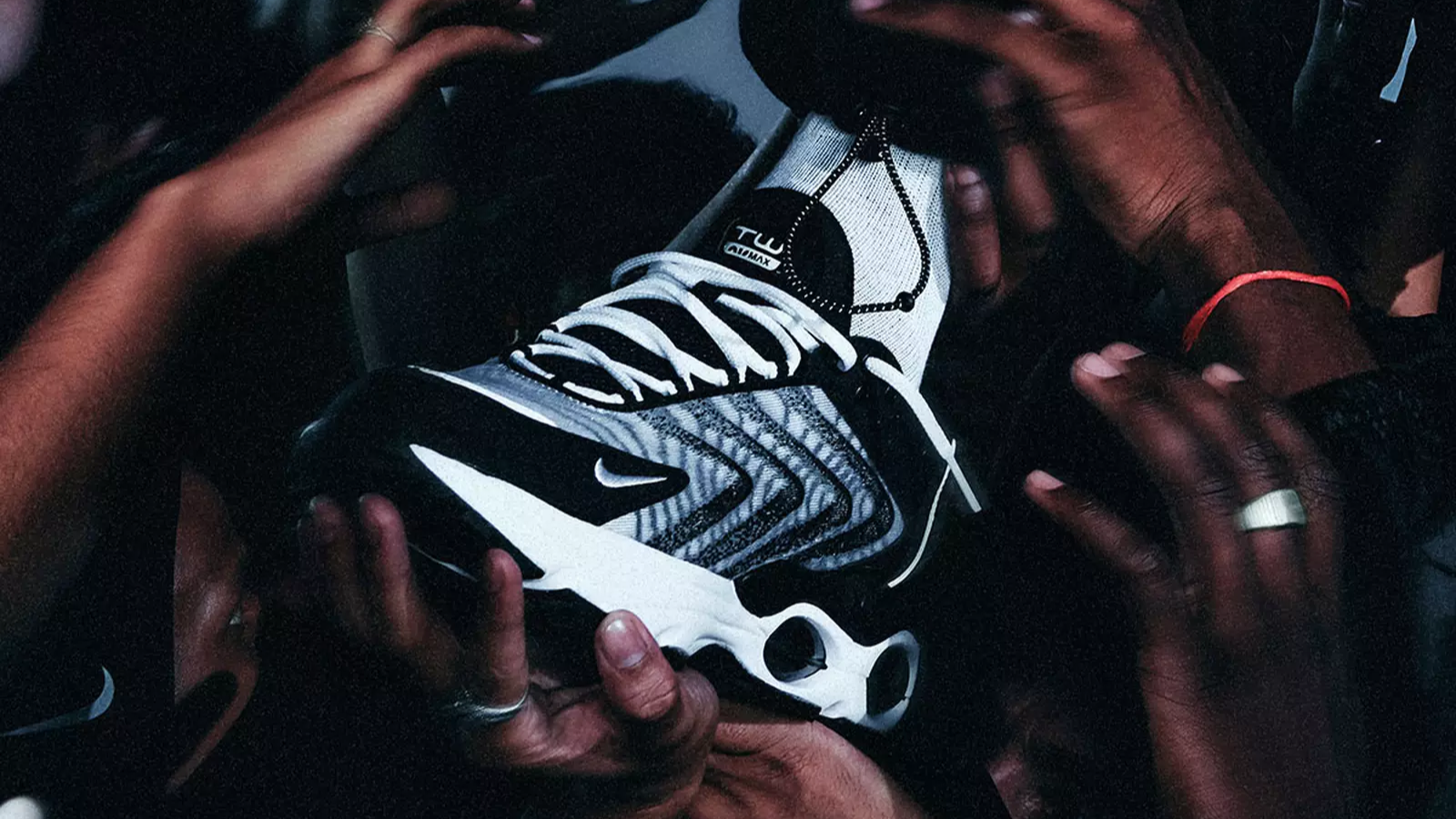 Lịch sử về dòng Air Max Tailwind của Nike và lần lặp lại mới nhất Hinh anh 8: Lich su ve dong Air Max Tailwind cua Nike va lan lap lai moi nhat