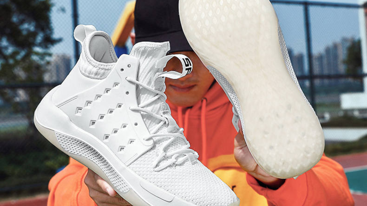 Hinh anh 4: Ve sinh giay bong ro dung va cach bao quan de luon co mot doi giay ra san hoan hao