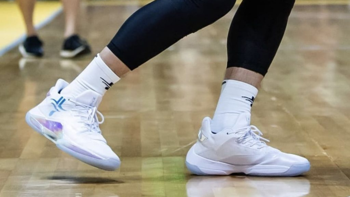 Hinh anh 8: Ve sinh giay bong ro dung va cach bao quan de luon co mot doi giay ra san hoan hao