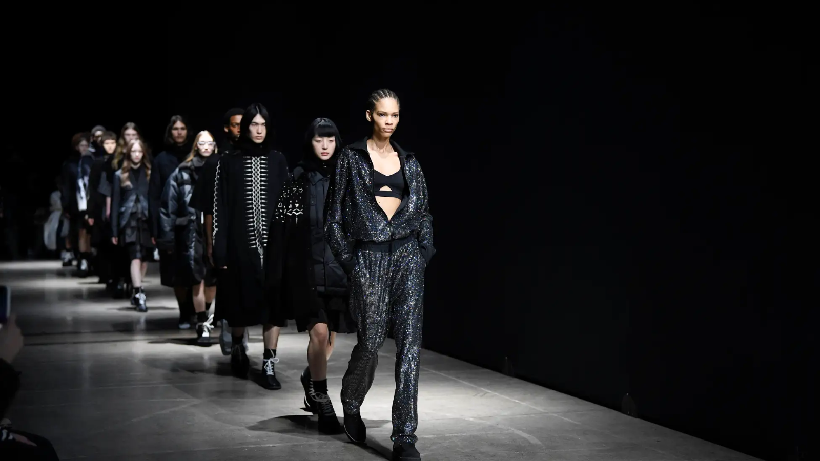 Onitsuka Tiger: BST gợi tầm nhìn xa về thời trang Nhật những năm 1980 Hinh anh 1: Onitsuka Tiger: BST goi tam nhin xa ve thoi trang Nhat nhung nam 1980