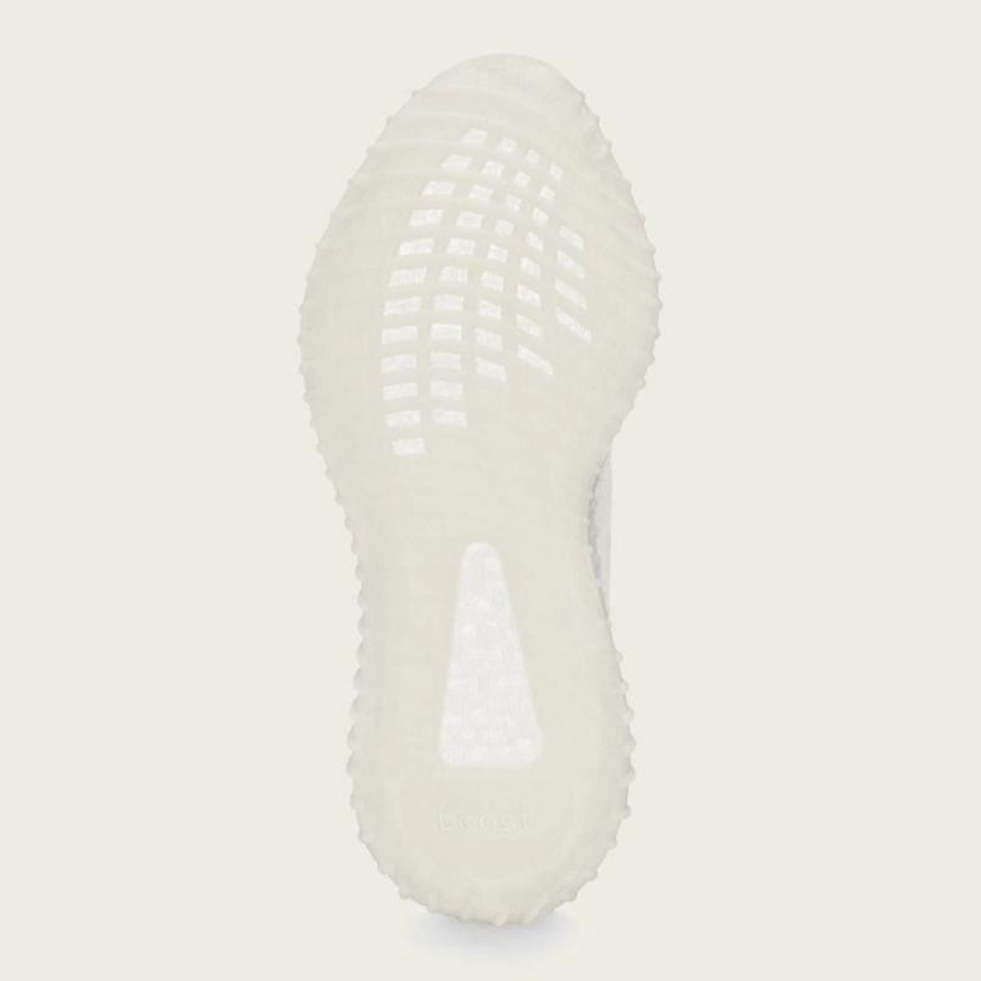 adidas-yeezy-boost-350-v2-bone-se-duoc-phat-hanh-vao-ngay-21-thang-3-toi
