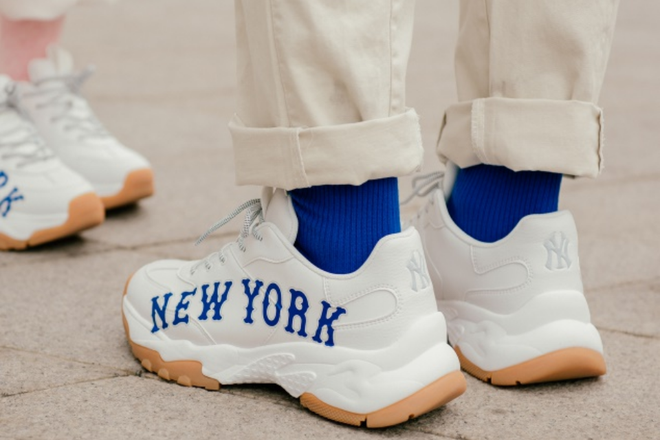 huong-dan-cach-chon-size-giay-sneaker-mlb-chuan-nhat-cho-doi-chan-ban