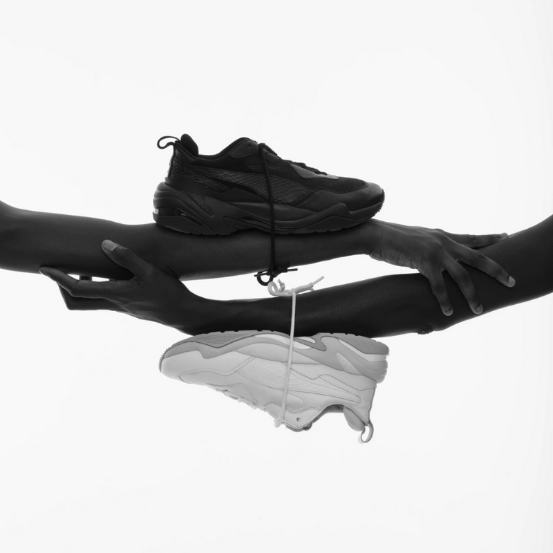 phien-ban-puma-thunder-voi-hai-phoi-mau-don-gian-den-va-trang