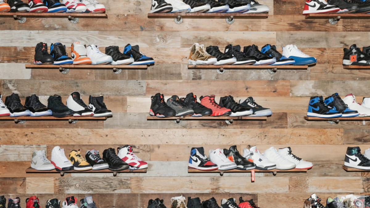 co-phai-su-ton-trong-danh-cho-van-hoa-giay-the-thao-dang-dan-bien-mat-1