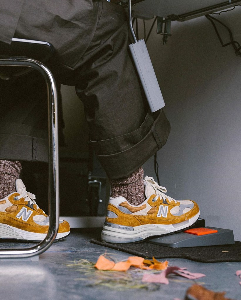 thong-tin-phat-hanh-the-packer-x-new-balance-992