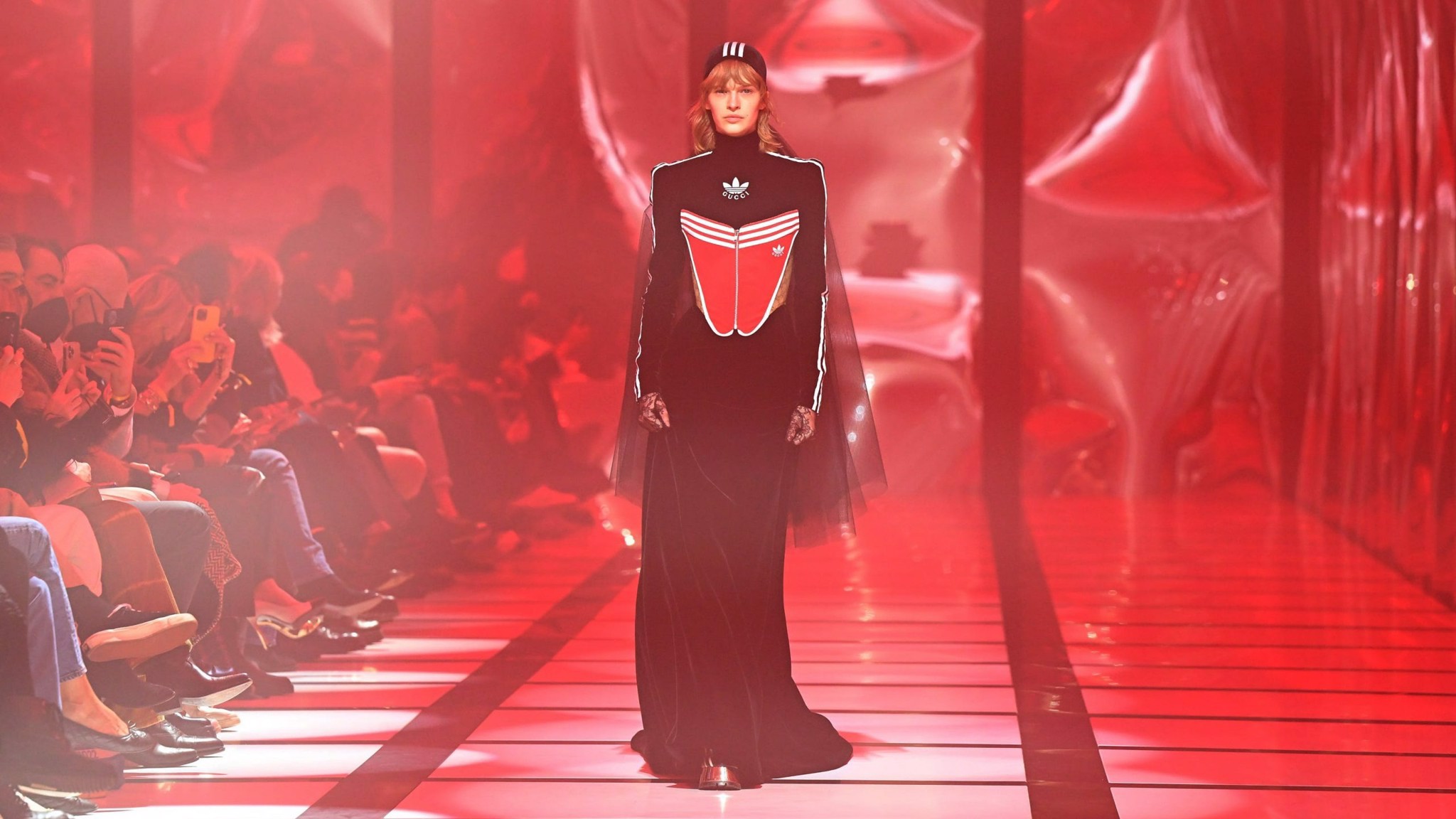 exquisite-gucci-man-hop-tac-doc-dao-cua-gucci-voi-adidas