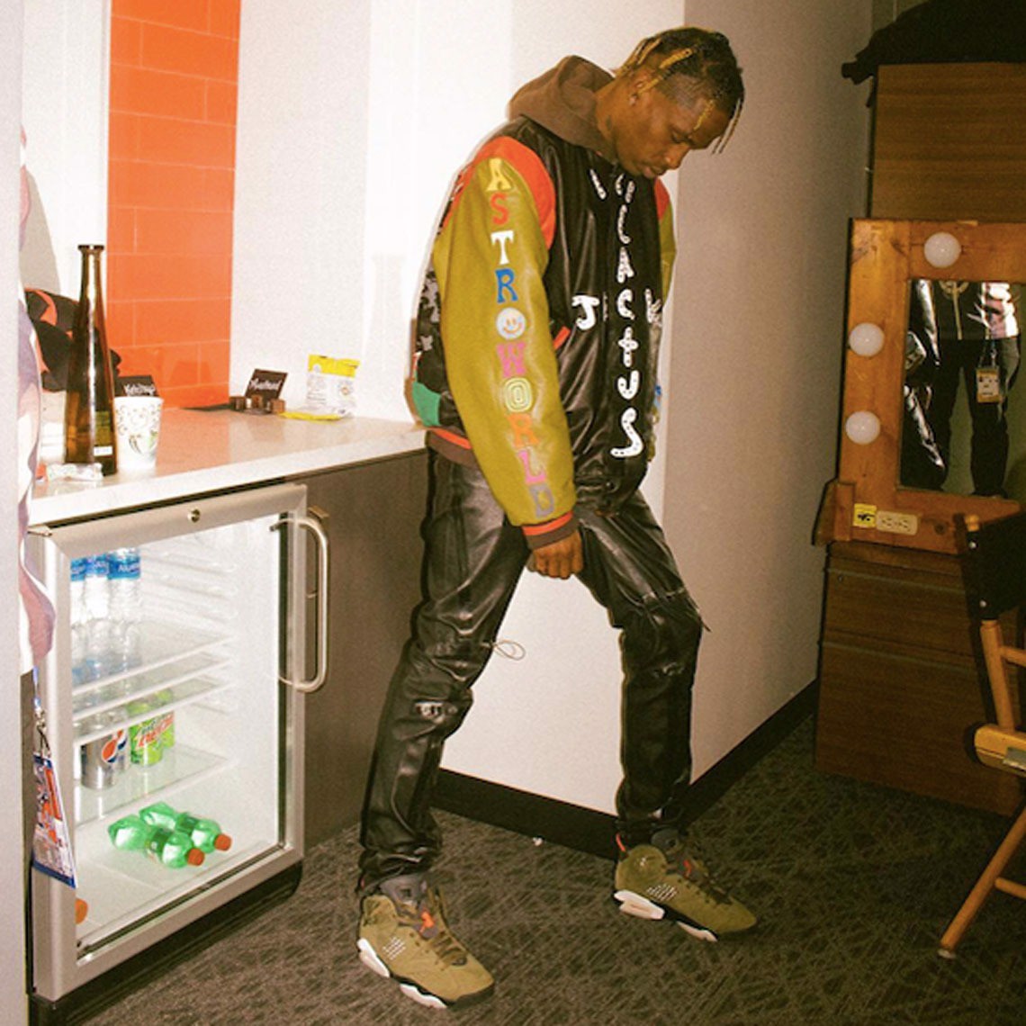 Travis Scott và con đường trờ thành ông lớn của sneakergame Hinh anh 7: Travis Scott va con duong tro thanh ong lon cua sneakergame