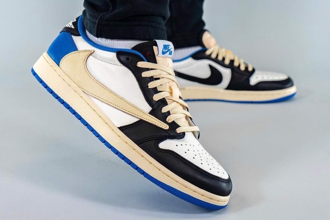 nhung-hinh-anh-chinh-thuc-ve-travis-scott-x-fragment-x-air-jordan-1-low