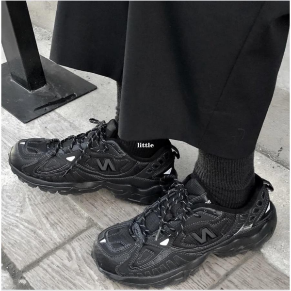 Giày New Balance 703 D 'Triple Black' ML703BC - Ảnh 3