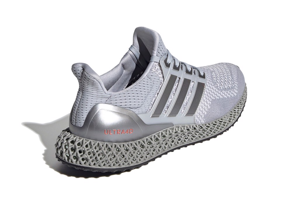 adidas Ultra4D tiến tới vũ trụ với phối màu NASA