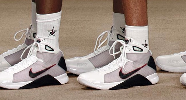 tiet-lo-4-ly-do-nen-mua-ngay-giay-nike-bong-ro