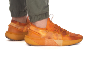 Giay Under Armour HOVR Phantom 3 'Honey Orange' 3026348-802