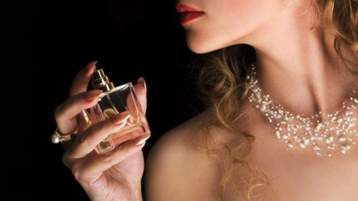 5 lý do vì sao chúng ta nên bắt đầu sử dụng nước hoa ngay và luôn Hinh anh 3: 5 ly do vi sao chung ta nen bat dau su dung nuoc hoa ngay va luon