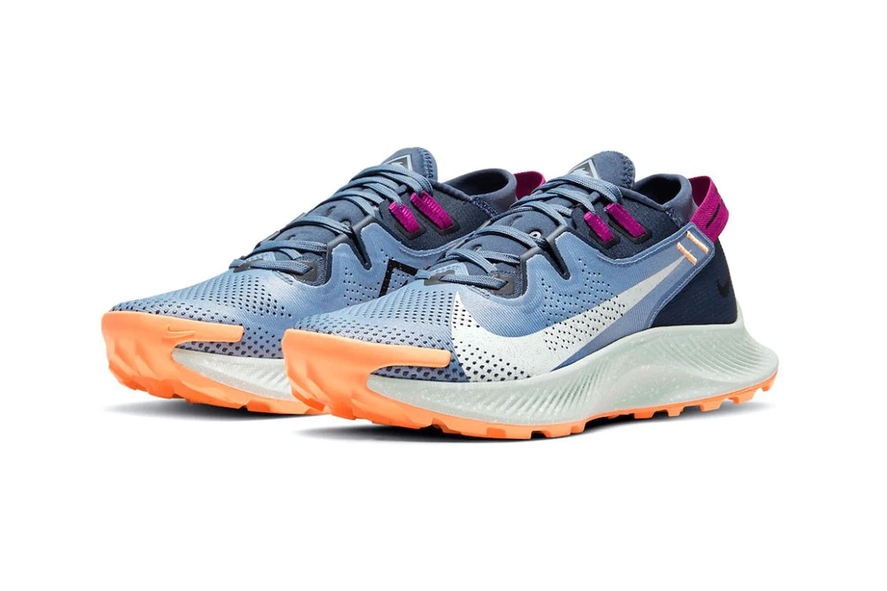 nike-pegasus-trail-2-cho-ra-mat-mot-phoi-mau-moi-mang-ten-thunder-blue