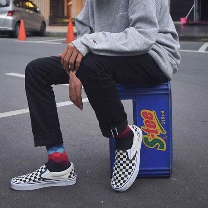 nhung-diem-cong-giup-giay-vans-slip-on-gay-sot-cong-dong-mang