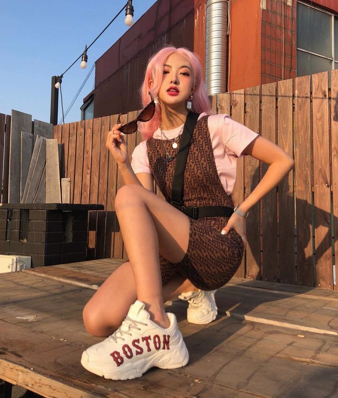 Tất tần tật các tip phối đồ cùng với giày MLB cho các cô nàng 2021 Hinh anh 4: Tat tan tat cac tip phoi do cung voi giay MLB cho cac co nang 2021