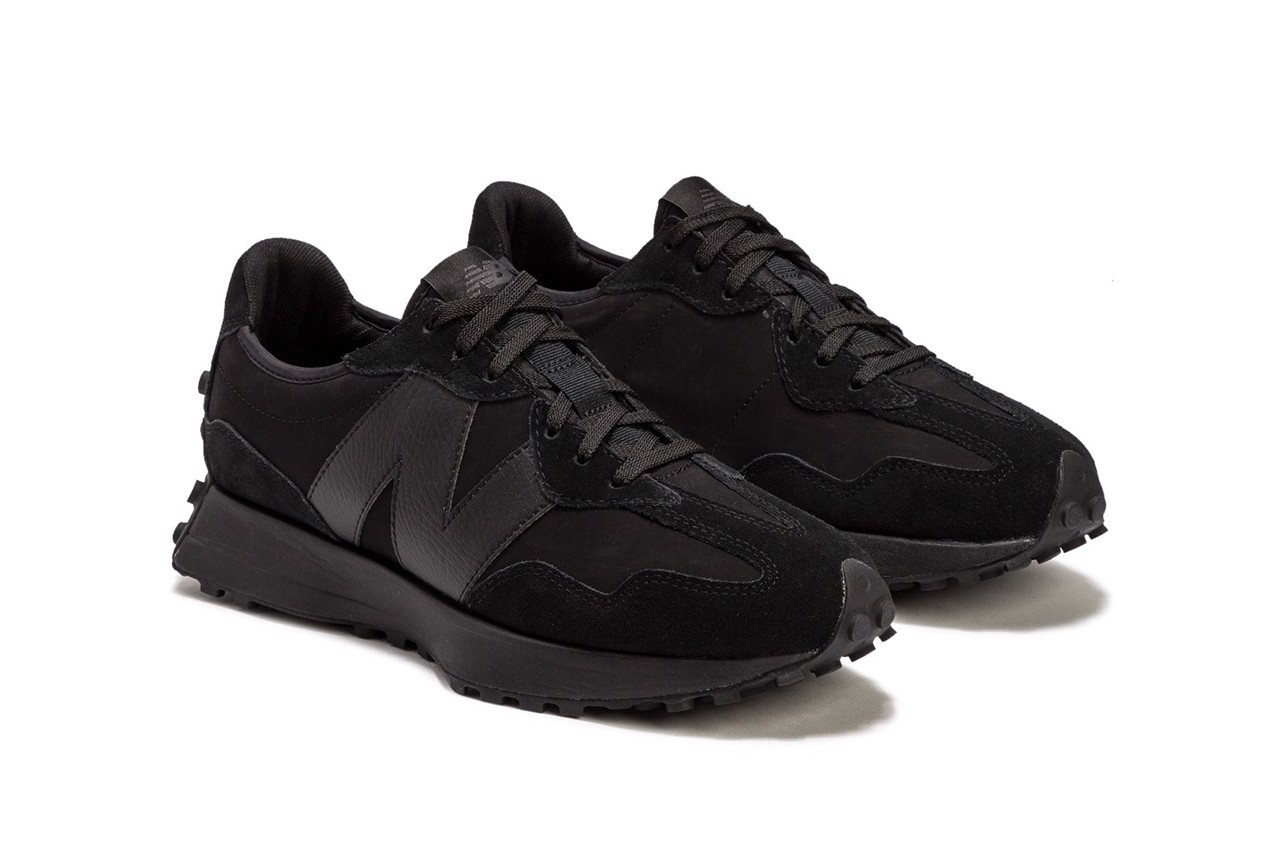 cam-nhan-su-huyen-bi-cua-new-balance-327-triple-black