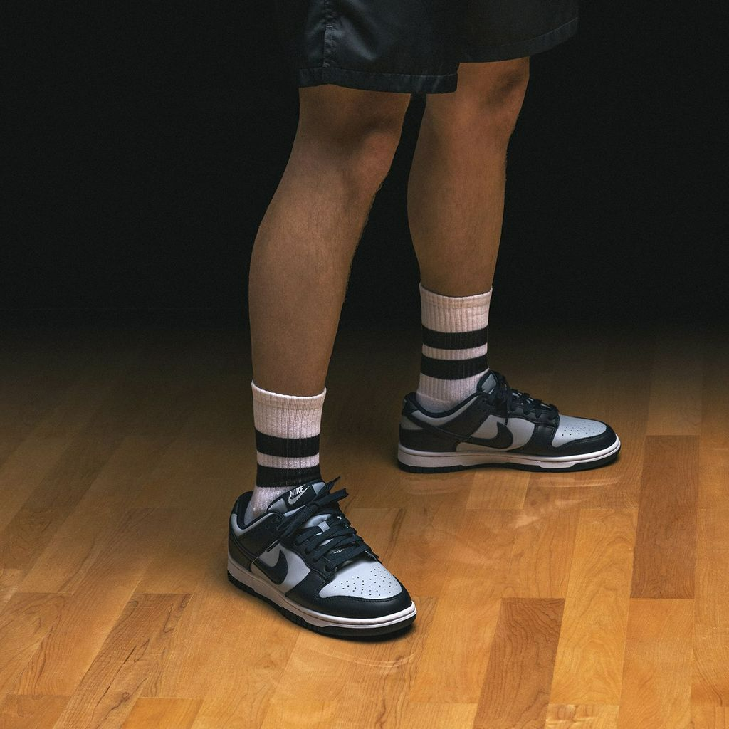 Hinh anh 2: Review giay: Nike Dunk Low 'Georgetown' - mau giay co dien huyen thoai