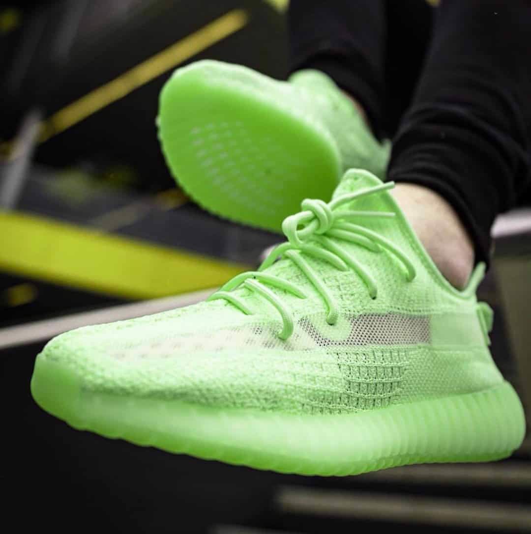 Hinh anh 1: Legitcheck: Cach phan biet Yeezy Boost 350 V2 Glow real va fake