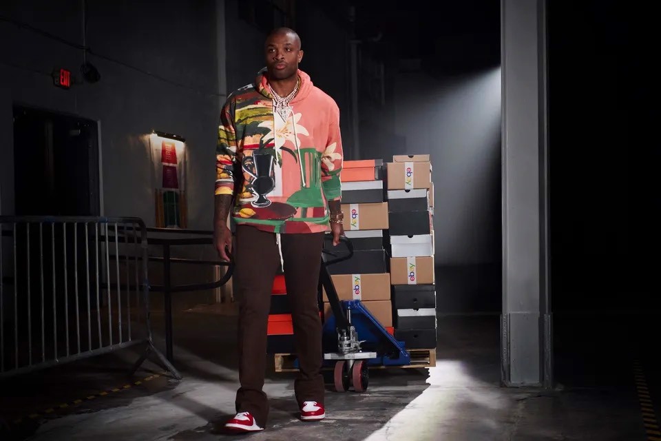 pj-tucker-rao-ban-mot-so-doi-giay-the-thao-cua-anh-ay-tren-ebay