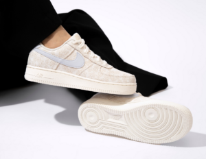 Giay Nike Air Force 1 Low 'Gold Embroidery' DR6402-900