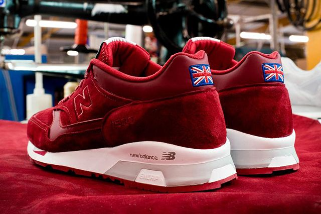 Điều gì làm nên chất lượng của dòng giày New Balance Made In England? Hinh anh 2: Dieu gi lam nen chat luong cua dong giay New Balance Made In England?