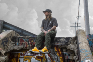 Giay Nike ACG Mountain Fly 2 Low 'Laser Orange' DV7903-800