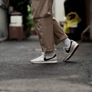 Giay Nike Air Pegasus 83 'White Black Gum' DH8229-101