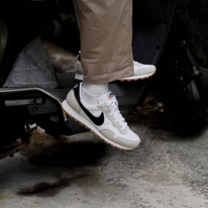 Giay Nike Air Pegasus 83 'White Black Gum' DH8229-101