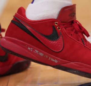 Giay Nike LeBron 20 'Liverpool' DV1193-600