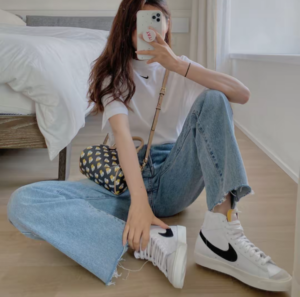 Giay Nike Blazer Mid 77 Vintage 'Reverse Logo' DA4651-100