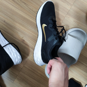 Giay Nike Revolution 6 Next Nature 'Black' DC3728-002