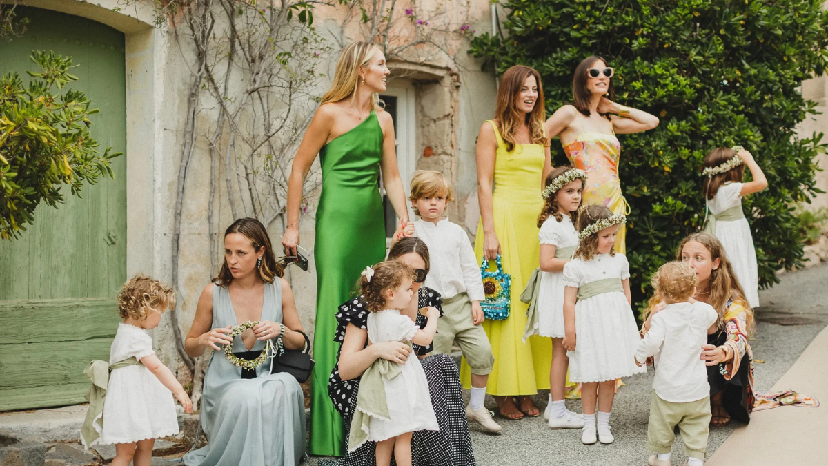 Hinh anh 1: Dam cuoi mua he: Nhung trang phuc ly tuong khi du tiec (Phan 1)