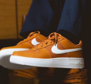 Giay Nike Air Force 1 07 LV8 'Monarch' FB2048-800