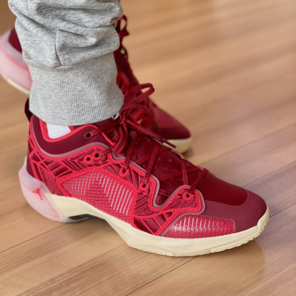 Giay Nike Air Jordan XXXVII Low 'Red' DV9989-601