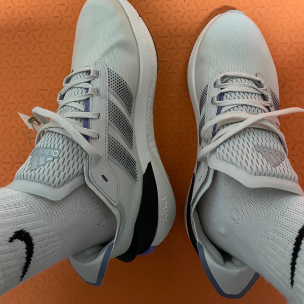 Giay Adidas Avryn 'Grey Silver Violet' ID9422
