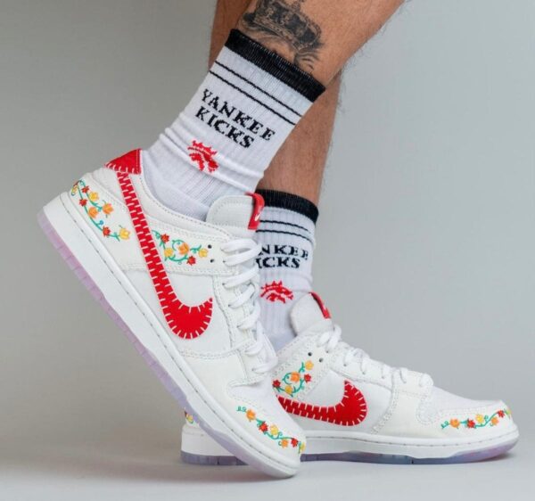 Giay Nike SB Dunk Low Decon N7 'Opti Yellow University Red' FD6951-700