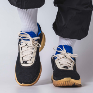 Giay Nike LeBron 20 'Uninterrupted Speak Your Truth' FN0941-001