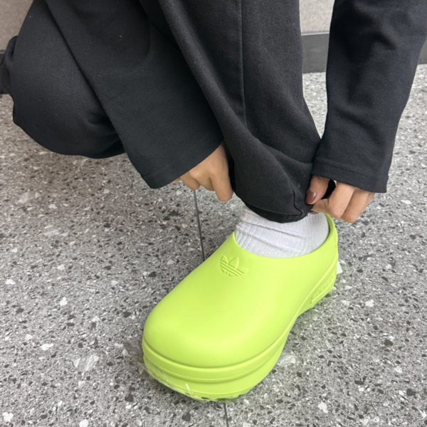 Dep Adidas adiFOM Stan Smith Mule ‘Neon’ IE7050