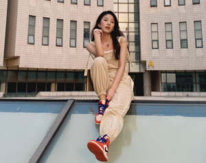 Giay Nike Air Jordan 1 Mid SE GS 'Team Orange' BQ6931-800