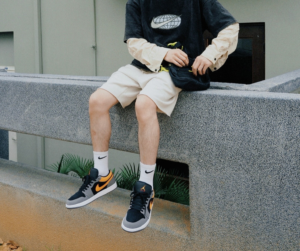 Giay Nike Air Jordan 1 Low 'Black Grey Orange' FN7308-008