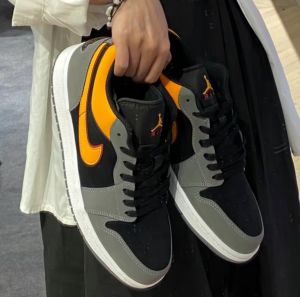 Giay Nike Air Jordan 1 Low 'Black Grey Orange' FN7308-008