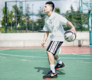 Giay Nike LeBron 20 'Miami Heat' DJ5423-001