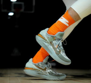 Giay Nike Zoom GT Cut 2 'Devin Booker Keep It Tight' DJ6015-301