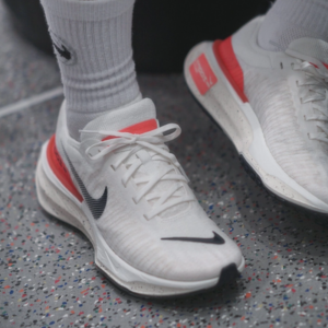 Giay Nike Invincible Run 3 'White Bright Crimson' DR2615-101