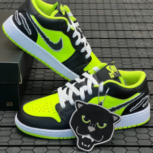 Giay Nike Air Jordan 1 Low SE 'Black Cat Volt' DX6666-701